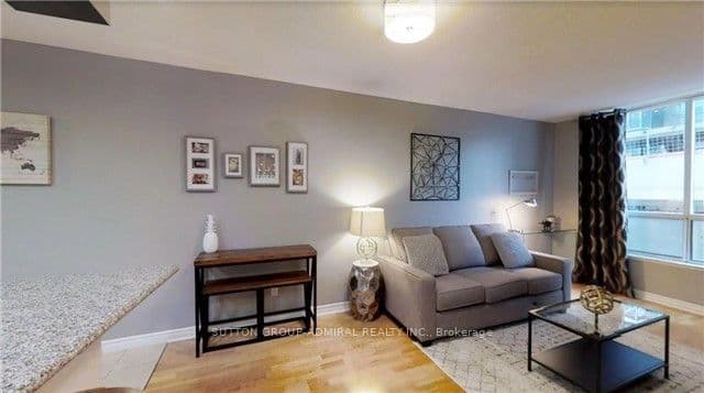 168 Simcoe Street 722, Toronto, ON M5H 4C9 – photo 2