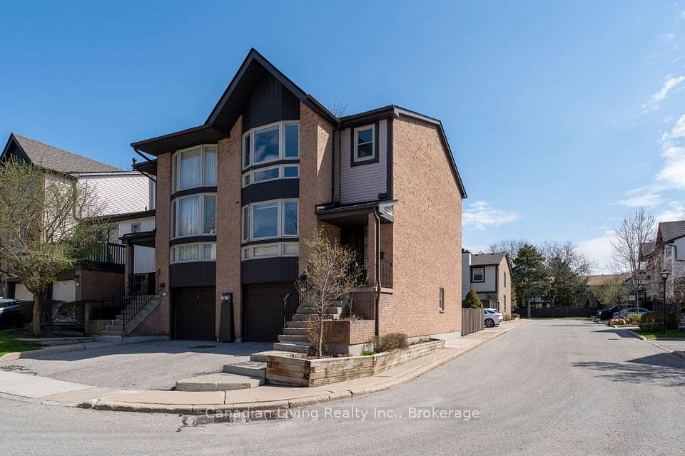55 SW English Ivyway Way, Toronto, ON M2H 3M3 – photo 2