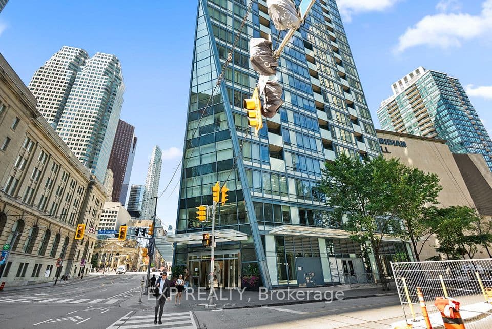 8 The Esplanade 3510, Toronto, ON M5E 0A6 – photo 3