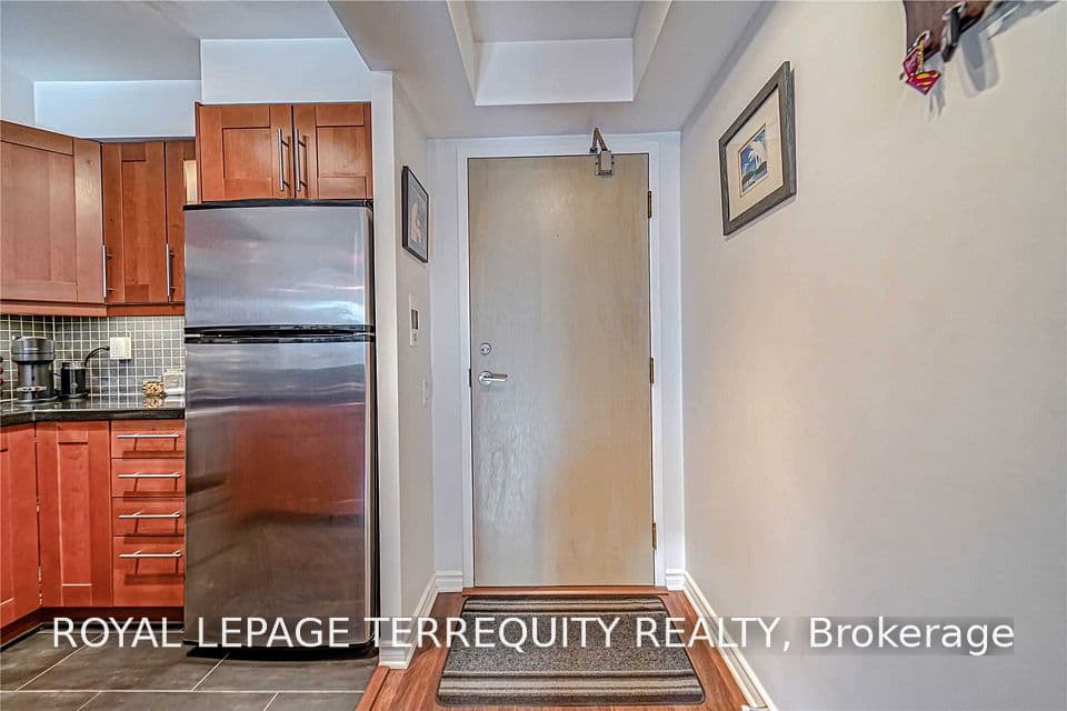 942 Yonge Street 319, Toronto, ON M4W 3S8 – photo 3
