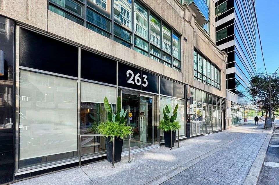 263 Wellington Street W 903, Toronto, ON M5V 3E6 – main photo