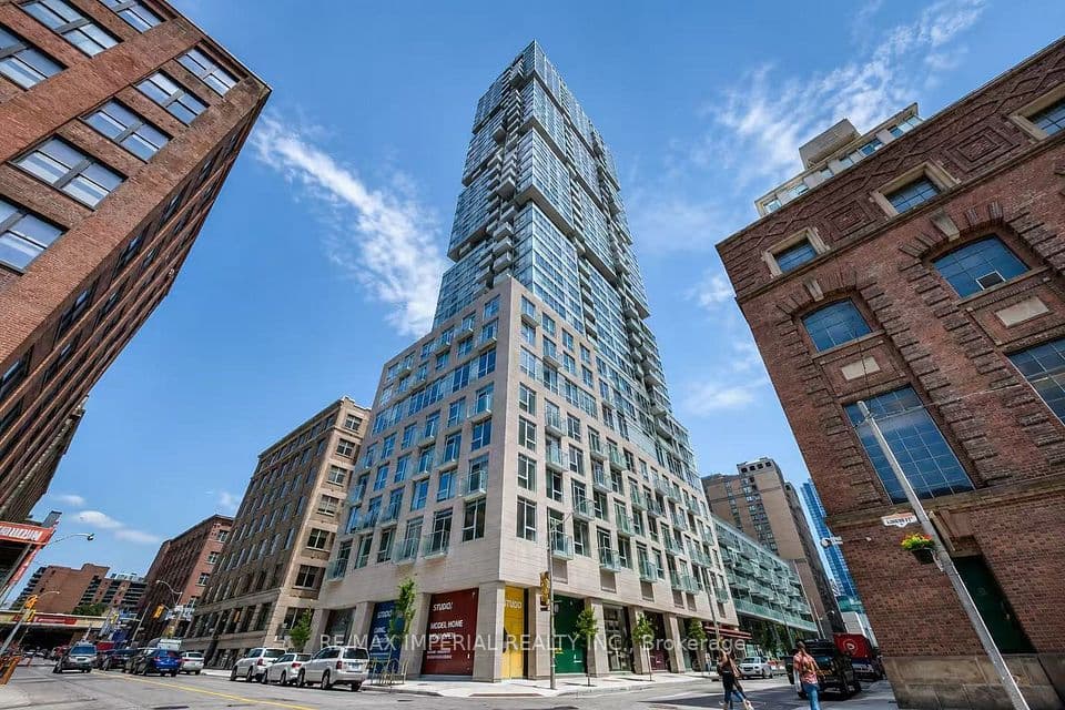 30 Nelson Street 1502, Toronto, ON M5V 0H5 – main photo