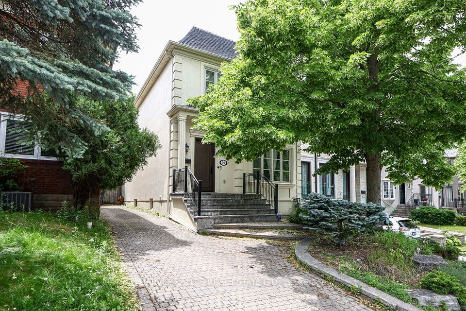 30 Walder Avenue, Toronto, ON M4P 2R6 – main photo