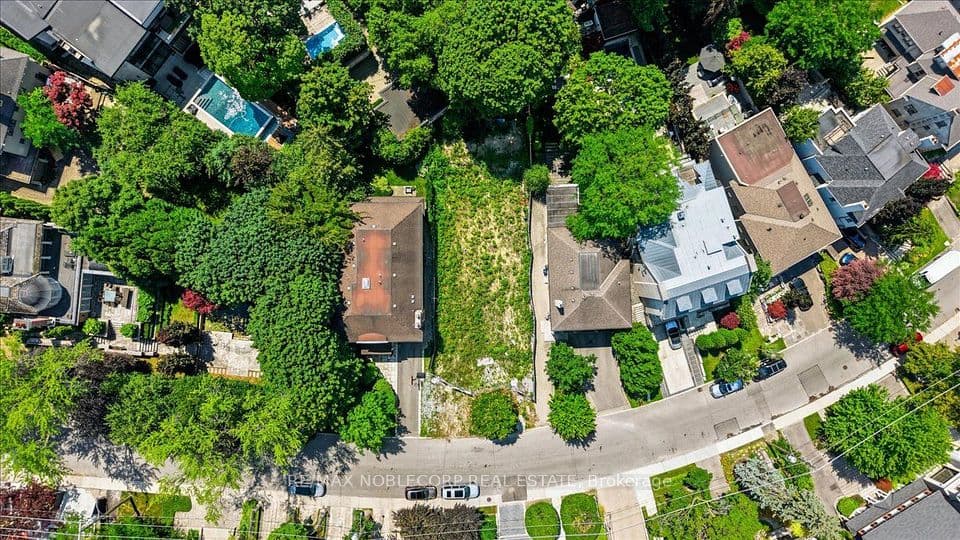 180 Dunvegan Road, Toronto, ON M5P 2P2 – main photo