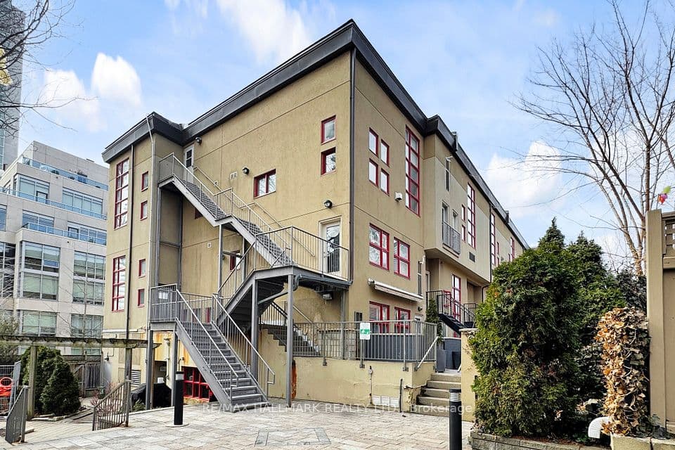 21 Earl Street 314, Toronto, ON M4Y 3C8 – main photo