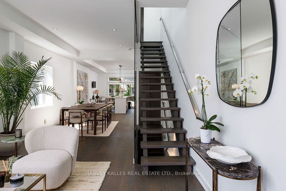128 Montgomery Avenue, Toronto, ON M4R 1E2 – photo 3