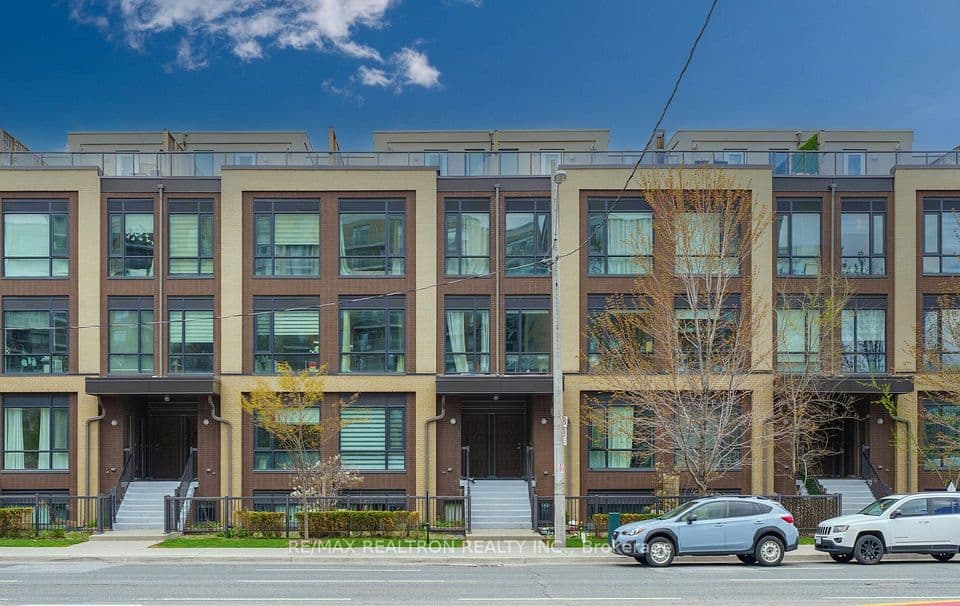 639 Lawrence Avenue W 206, Toronto, ON M6A 1A9 – main photo