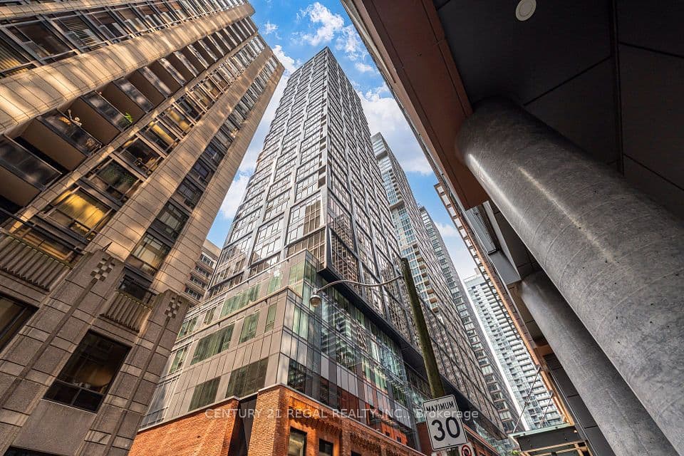 15 Mercer Street 2204, Toronto, ON M5V 1H2 – main photo