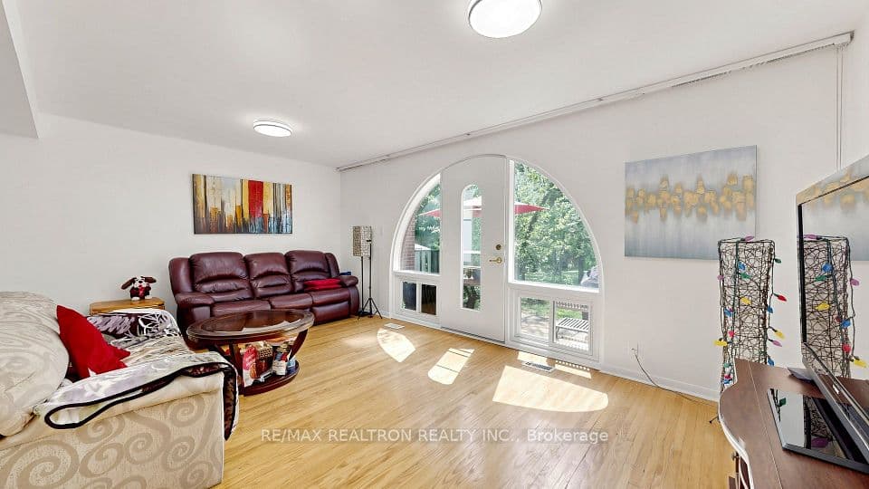 10 Esterbrooke Avenue 59, Toronto, ON M2J 2C2 – main photo