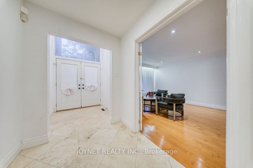 18 Bruce Farm Drive, Toronto, ON M2H 1G3 – photo 3
