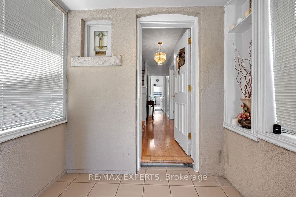 406 Lauder Avenue, Toronto, ON M6E 3J2 – photo 3