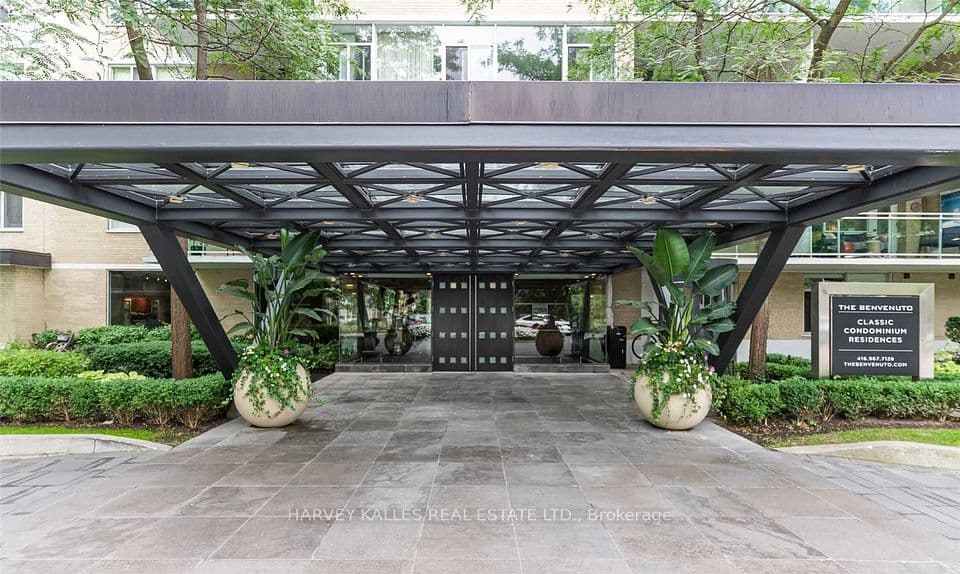 1 Benvenuto Place 320, Toronto, ON M4V 2L1 – photo 2