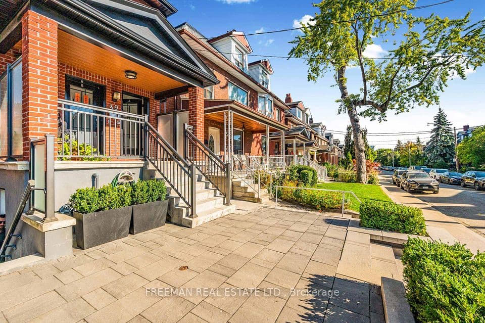49 Beatrice Street, Toronto, ON M6J 2T2 – photo 2