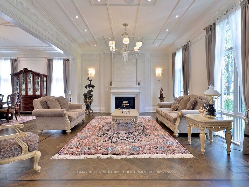 39 Arjay Crescent, Toronto, ON M2L 1C6 – photo 3