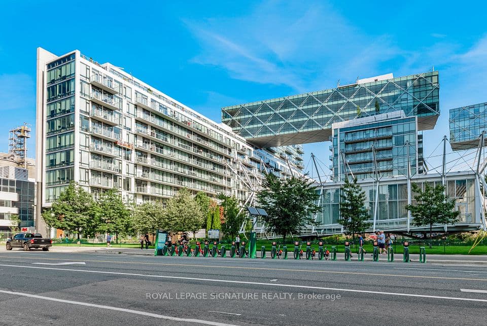 39 Queens Quay E 337, Toronto, ON M5E 0A5 – main photo