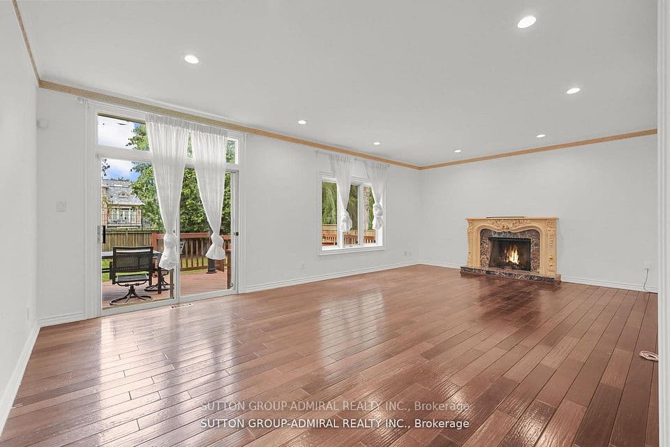 48 Berkindale Drive, Toronto, ON M2L 1Z8 – photo 3