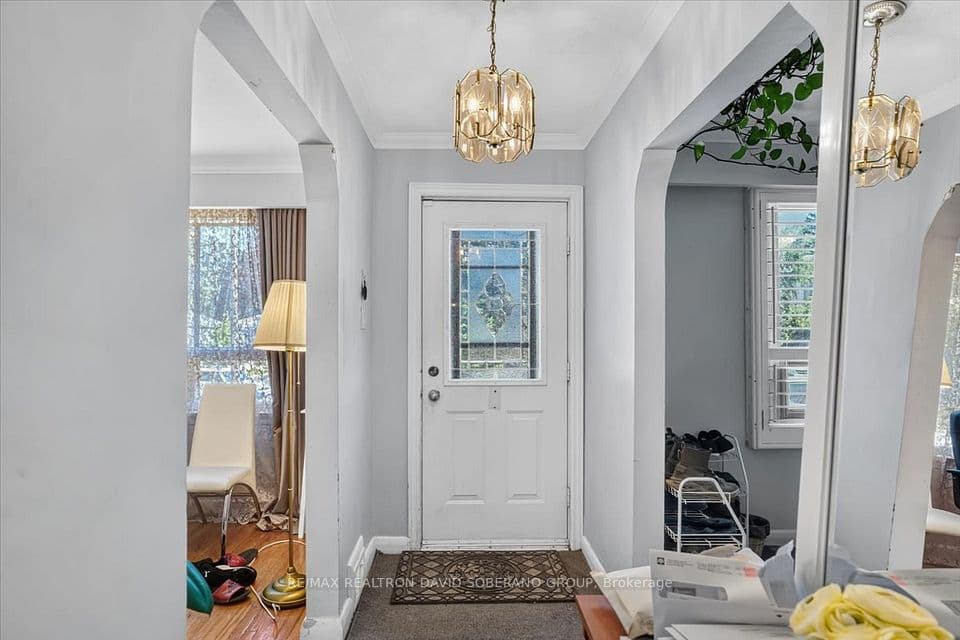 19 Wigan Crescent, Toronto, ON M3H 3A3 – photo 2