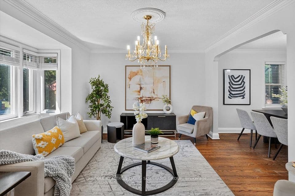 122 Mcgillivray Avenue, Toronto, ON M5M 2Y6 – main photo