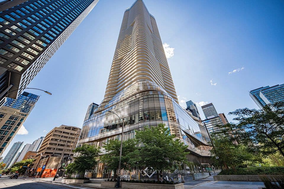 11 Wellesley Street W 3104, Toronto, ON M4Y 1E8 – main photo