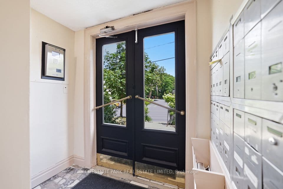 1648 Bathurst Street 5, Toronto, ON M5P 3J7 – photo 2
