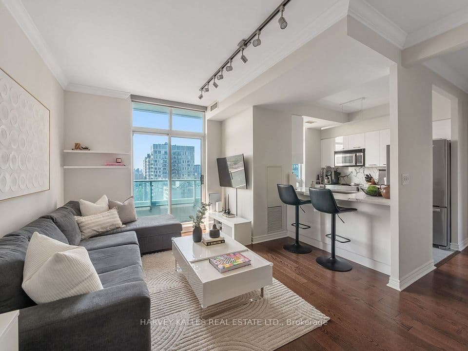 212 Eglinton Avenue E PH303, Toronto, ON M4P 0A3 – photo 2