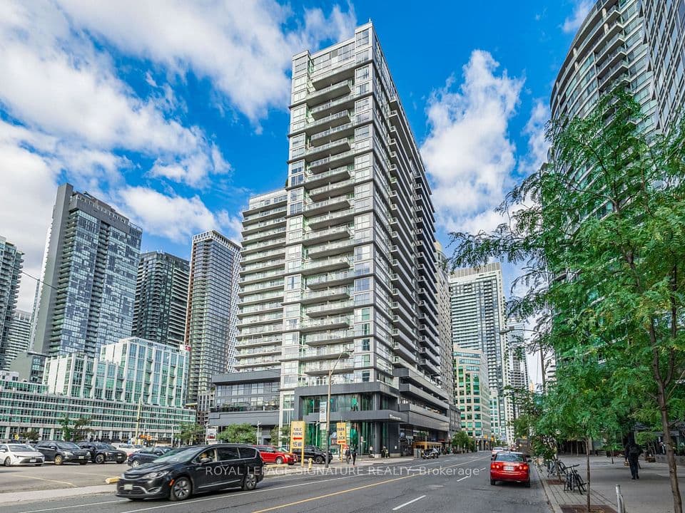352 Front Street 1411, Toronto, ON M5V 1B5 – main photo