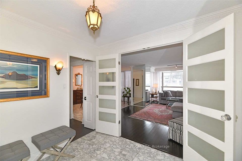 18 Lower Village Gate 111, Toronto, ON M5P 3M1 – photo 3