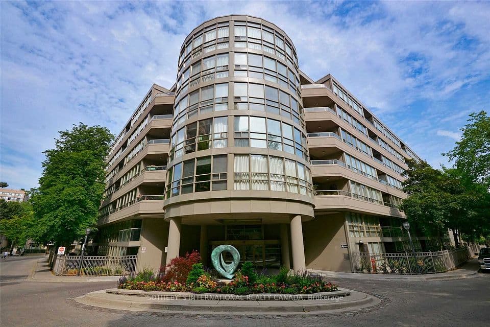 18 Lower Village Gate 111, Toronto, ON M5P 3M1 – main photo