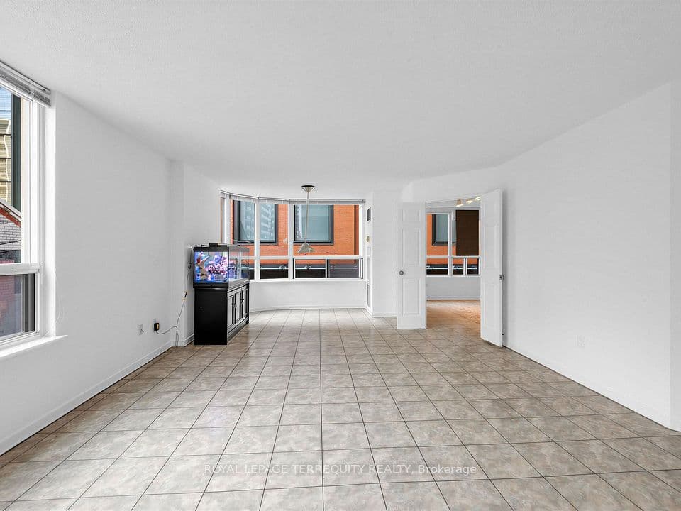 25 Maitland Street 210, Toronto, ON M4Y 2W1 – photo 3