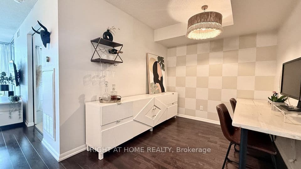 209 Fort York Boulevard S 656, Toronto, ON M5V 4A1 – photo 3
