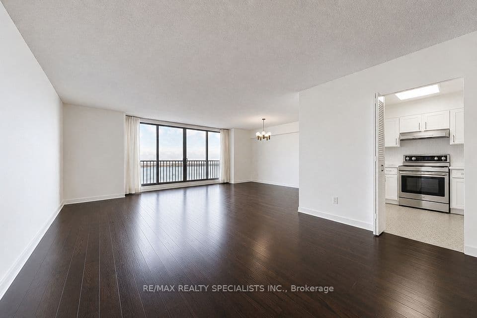33 Harbour Square 1207, Toronto, ON M5J 2G2 – photo 2