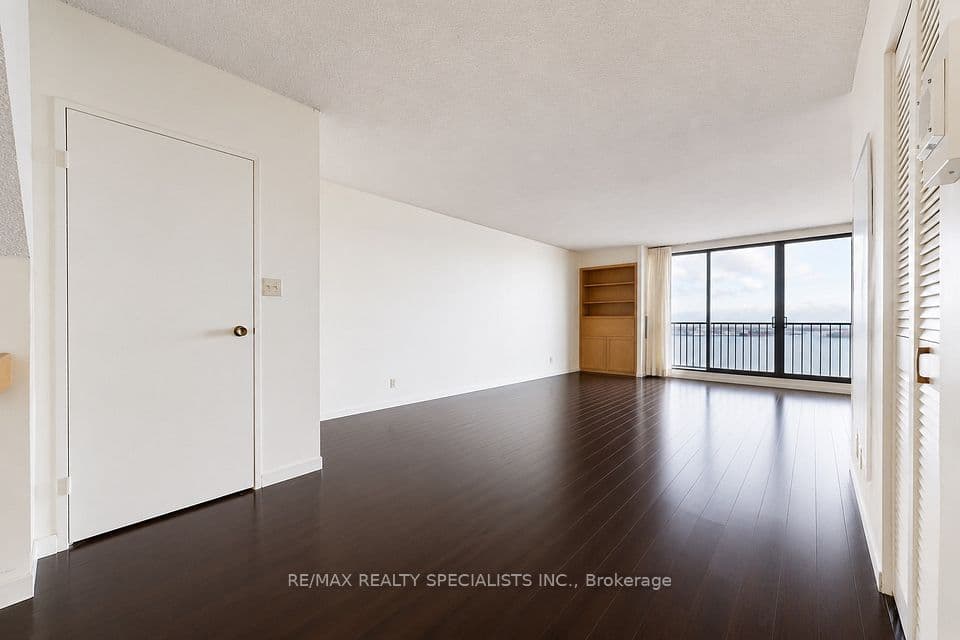 33 Harbour Square 1207, Toronto, ON M5J 2G2 – photo 3