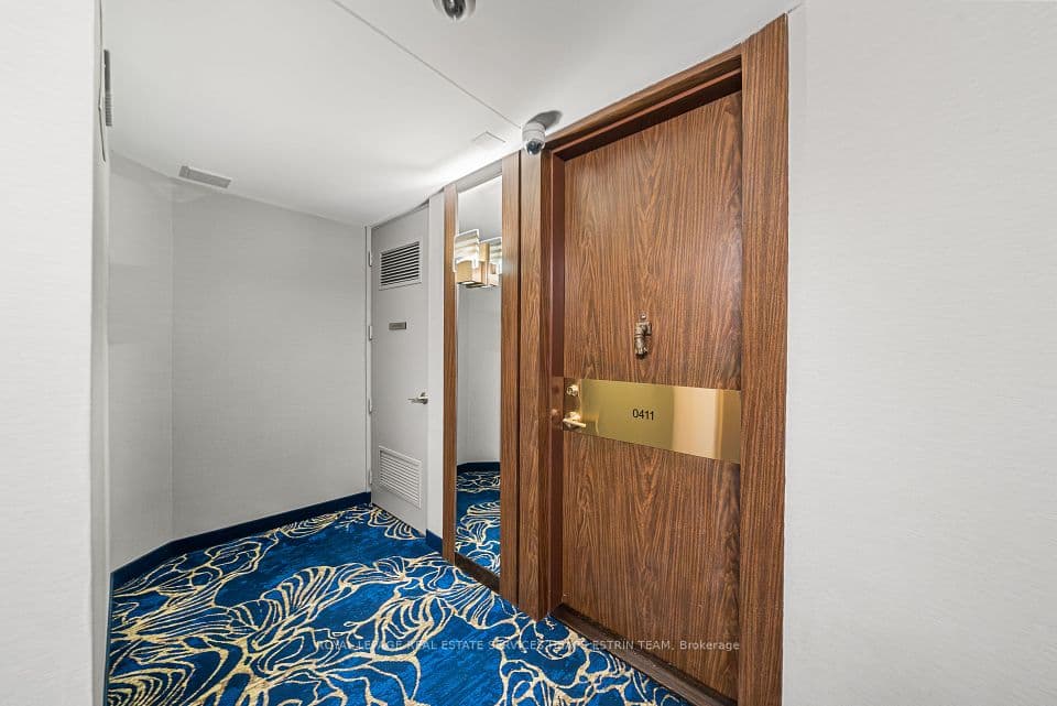 33 Harbour Square #411, Toronto, ON M5J 2G2 – photo 3