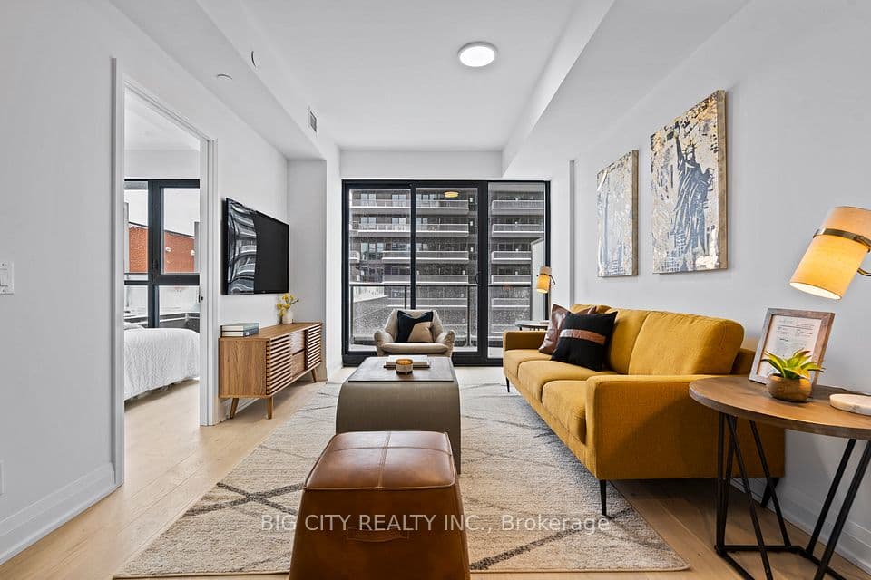 33 Frederick Todd Way 908, Toronto, ON M4G 0C9 – main photo