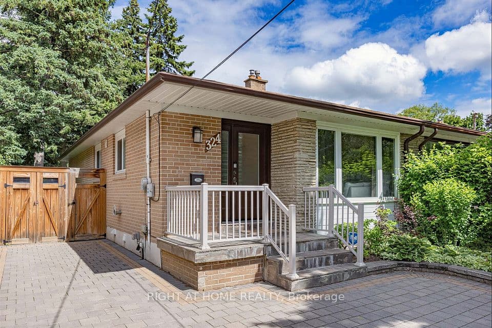 324 Woodsworth Road, Toronto, ON M2L 2T6 – main photo