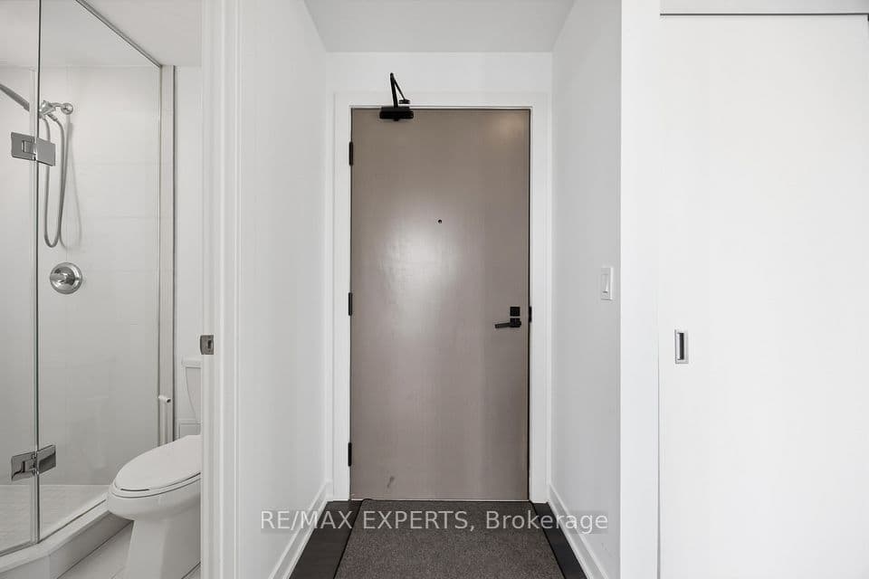 223 St Clair Avenue W 1007, Toronto, ON M4V 0A5 – photo 2