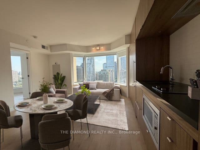 155 Yorkville Avenue 2104, Toronto, ON M5R 1C4 – photo 2