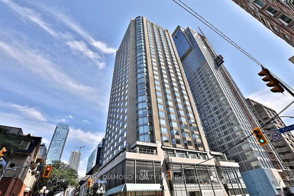 155 Yorkville Avenue 2104, Toronto, ON M5R 1C4 – main photo
