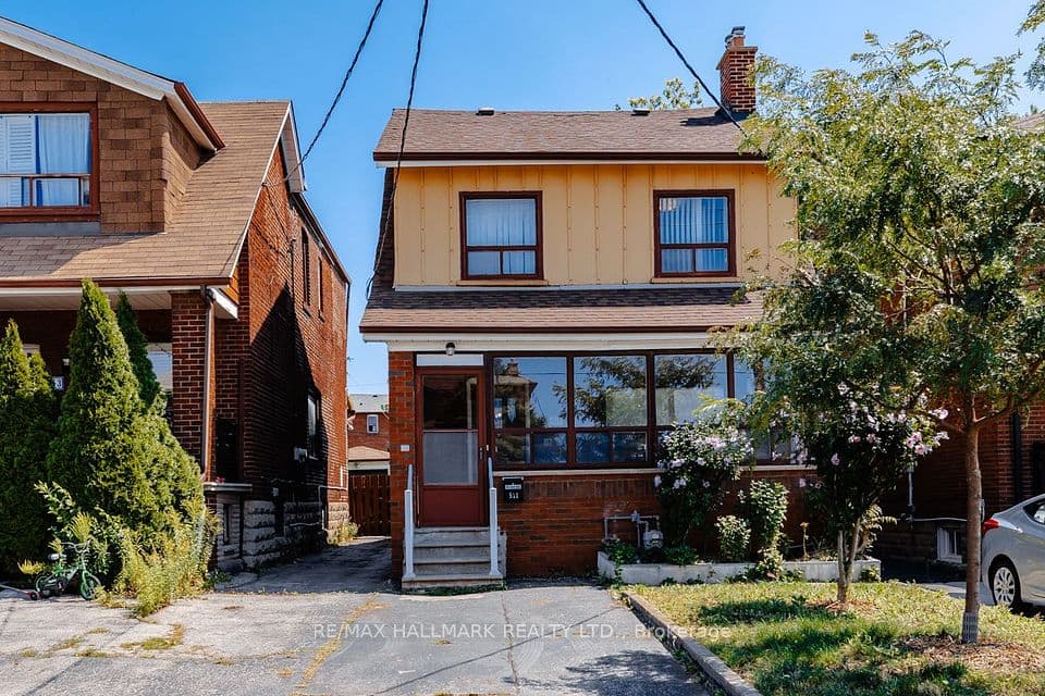 511 Northcliffe Boulevard, Toronto, ON M6E 3L4 – main photo