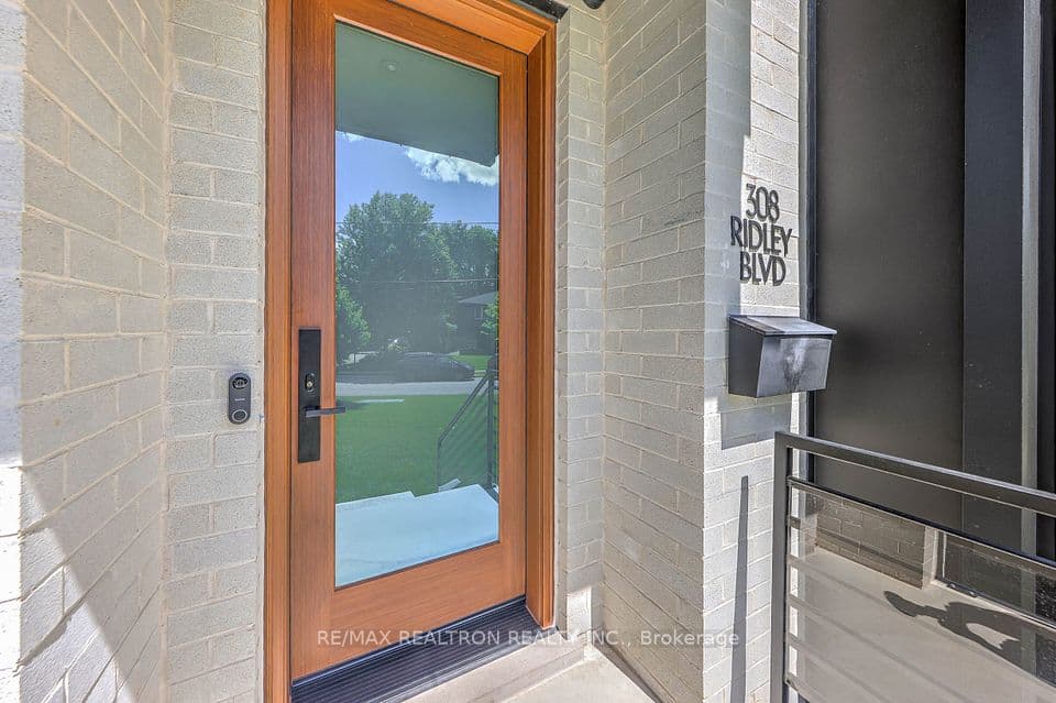 308 Ridley Boulevard, Toronto, ON M3H 1K9 – photo 2