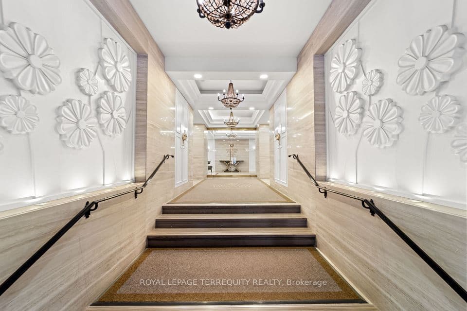 22 Leader Lane 332, Toronto, ON M5E 0B2 – photo 2