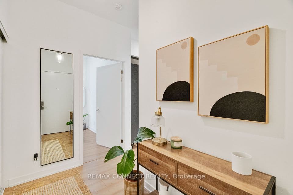 135 East Liberty Street 714, Toronto, ON M6K 0G7 – photo 2