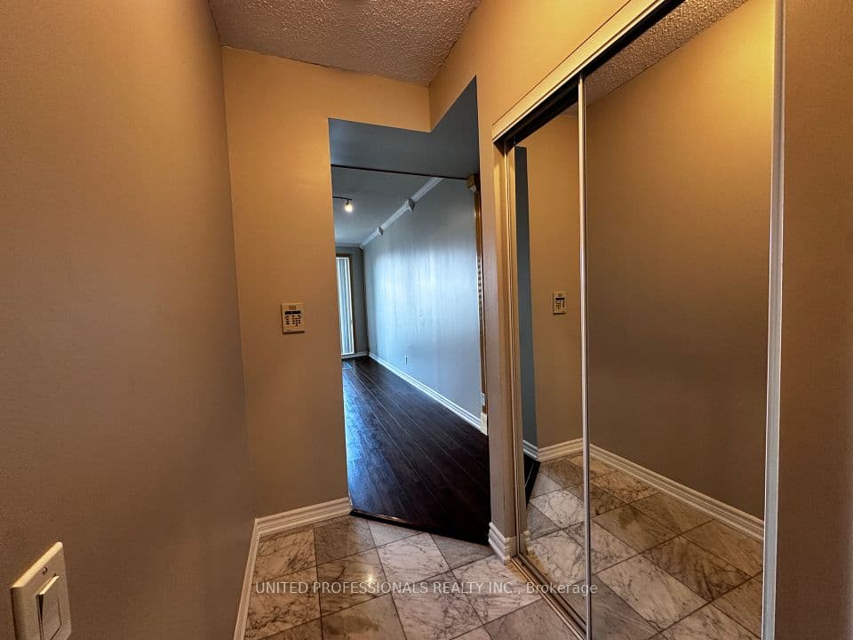 60 Byng Avenue 1812, Toronto, ON M2N 4K3 – photo 3