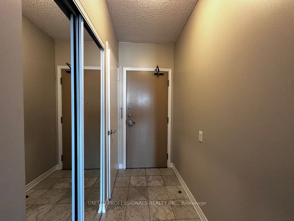 60 Byng Avenue 1812, Toronto, ON M2N 4K3 – photo 2