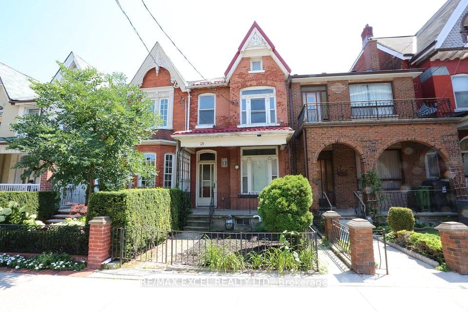 15 Oxford Street, Toronto, ON M5T 1N8 – main photo