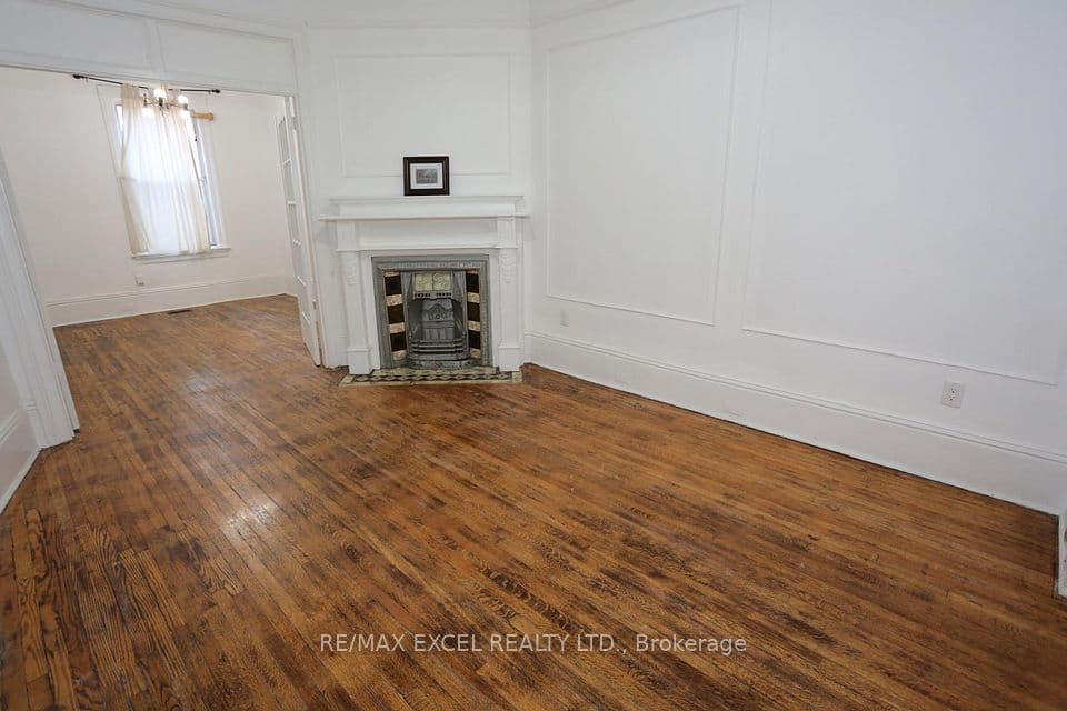 15 Oxford Street, Toronto, ON M5T 1N8 – photo 3