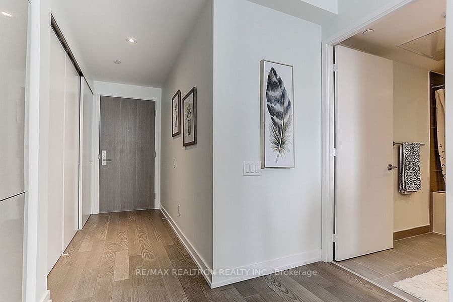 161 Roehampton Avenue 2708, Toronto, ON M4P 1P9 – photo 3