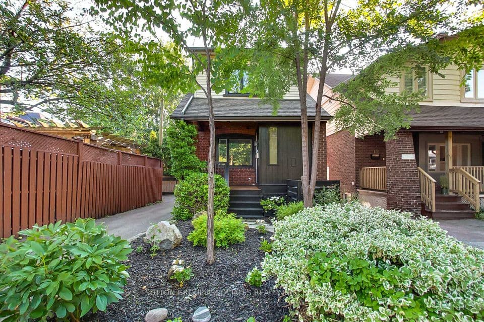 10 Winnett Avenue, Toronto, ON M6C 3L3 – main photo
