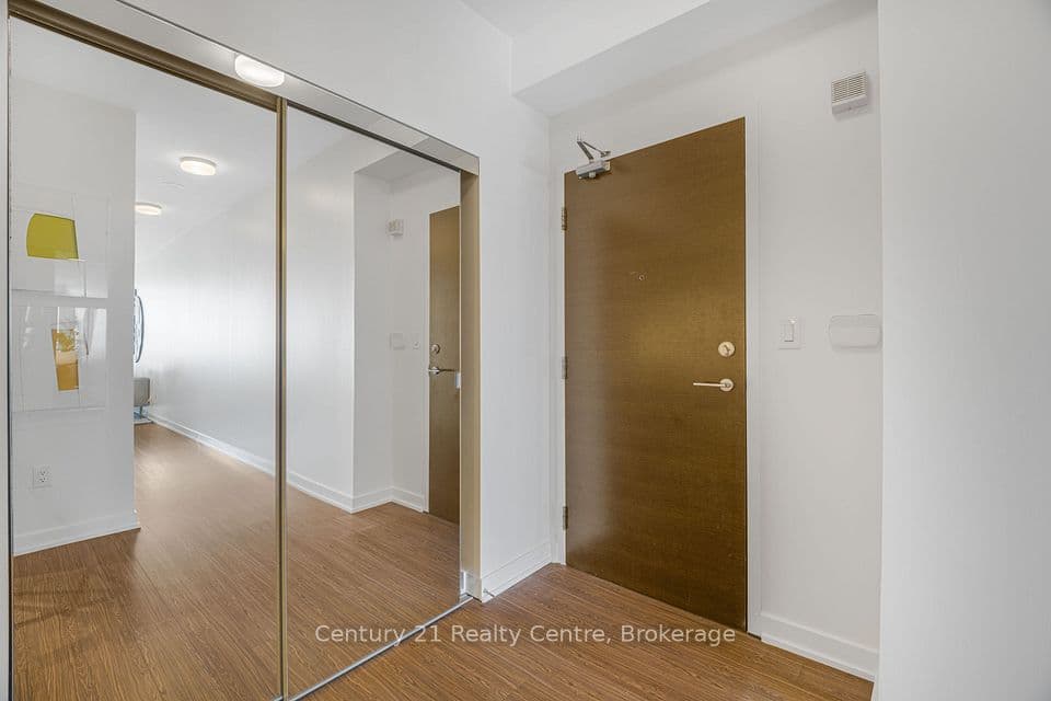 21 Iceboat Terrace 3307, Toronto, ON M5V 4A9 – photo 3