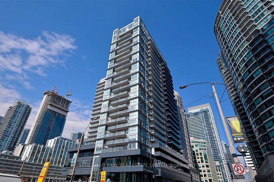 352 Front Street E 1711, Toronto, ON M5V 0K3 – main photo